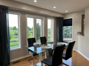 Charming 3-bedroom house with Wi-Fi in Toronto